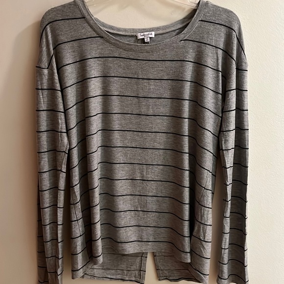 SPLENDID Stripe Pullover with Back Detail Size S - Picture 1 of 6
